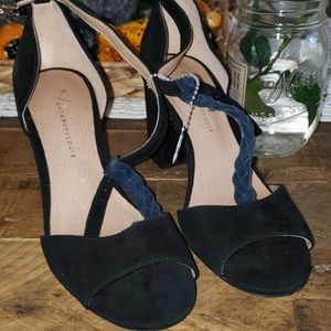 Adorable Anthropologies chunk heel shoes